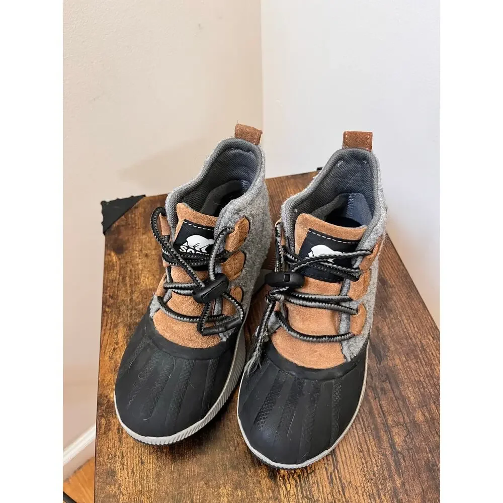Sorel Kids Out N About Classic Waterproof Lace Up Boots Size 1 Unisex Flaw